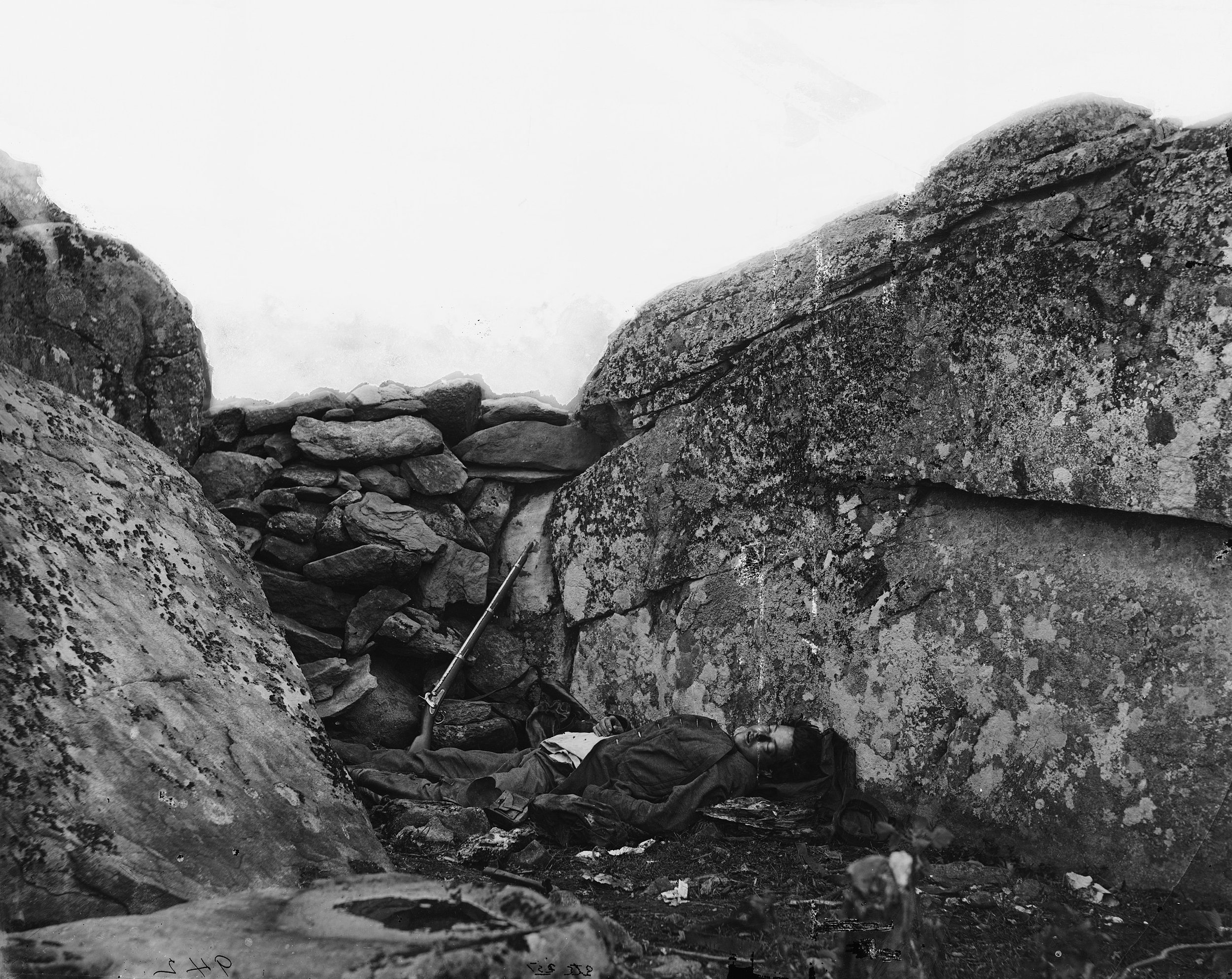 Alexander Gardner , Timothy H. O'Sullivan - Home of a Rebel Sharpshooter, Gettysburg aus Gardner's Photographic…