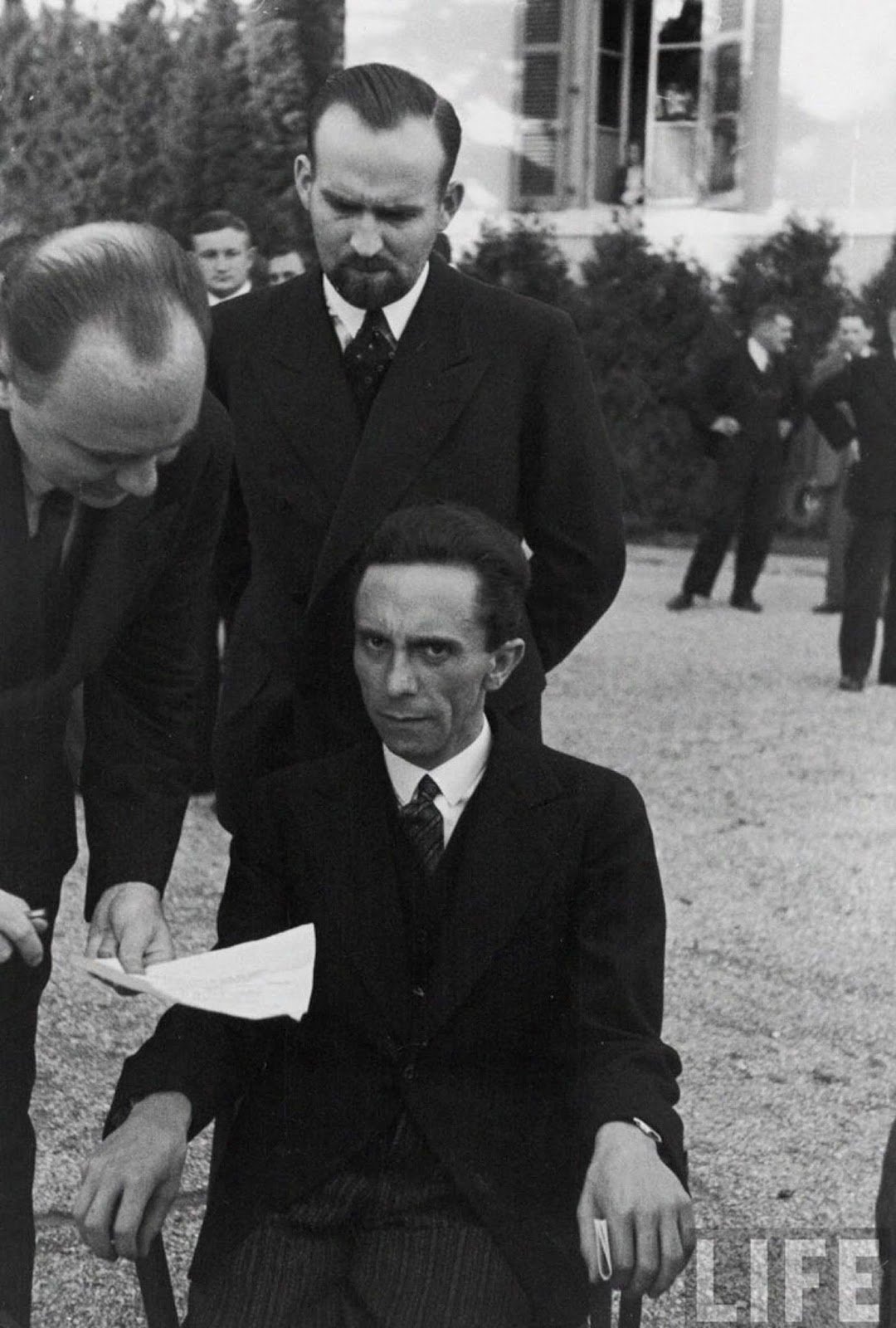 Dr. Joseph Göbbels in Genf, 1933. Alfred Eisenstaedt, Life Magazine.