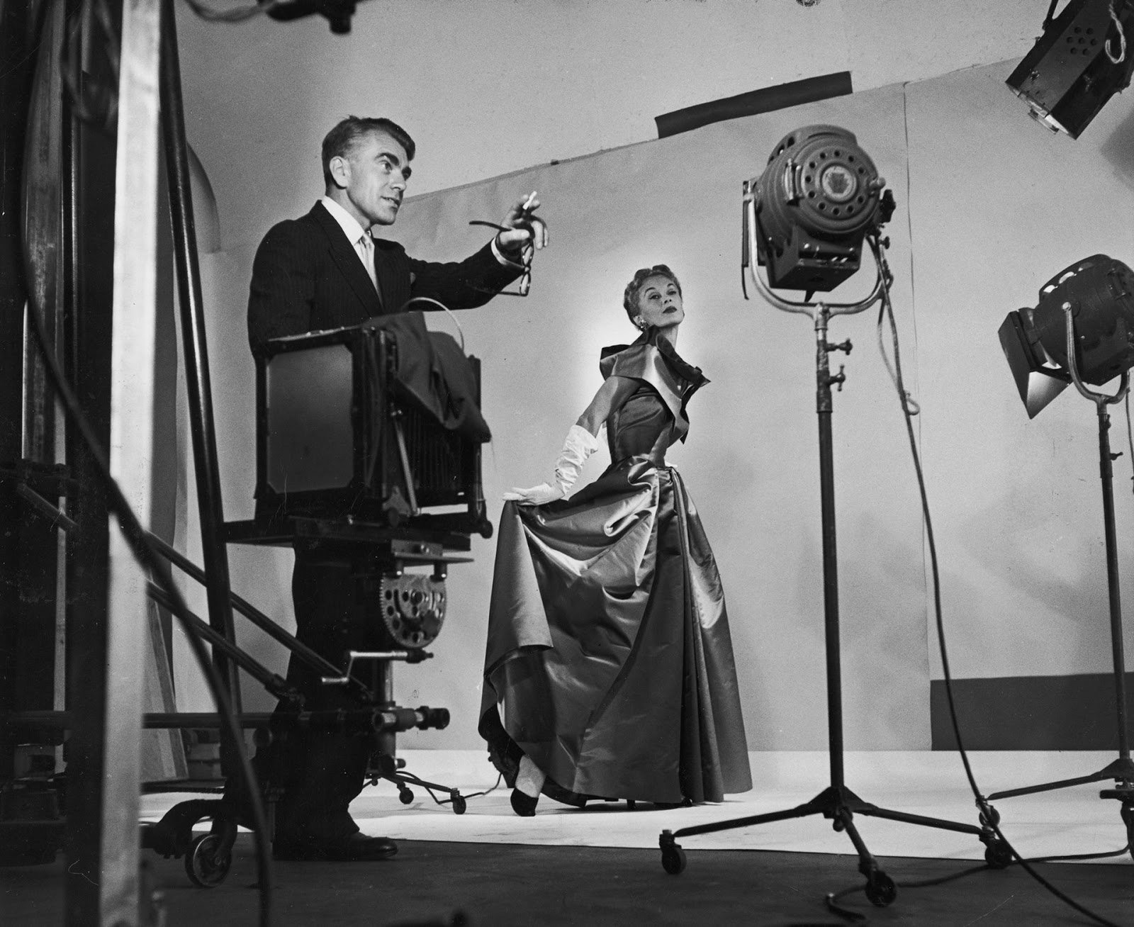Damals war noch mehr Lametta: Horst P. Horst mit Lisa Fonssagrives, 1949. Foto: Roy Stevens / Time & Life Pictures