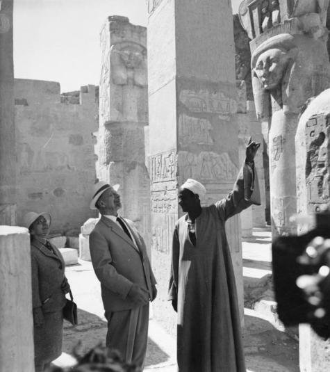Lotte und Walter Ulbricht im Tal der Könige, 27.2.1965. Bundesarchiv, Bild 183-D0227-0053-004 / CC-BY-SA 3.0