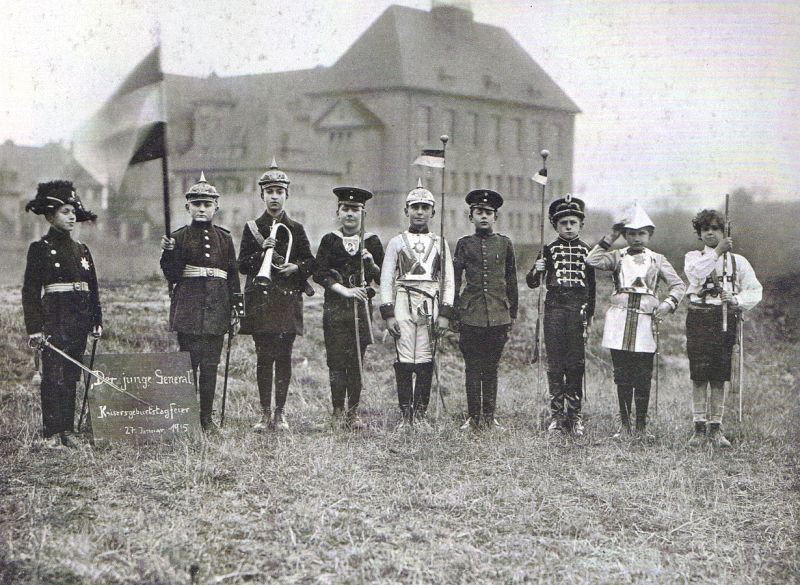 August Sander, “Der Junge General”, 1915. Die Photographische Sammlung/SK Stiftung Kultur – August Sander Archiv, Köln.